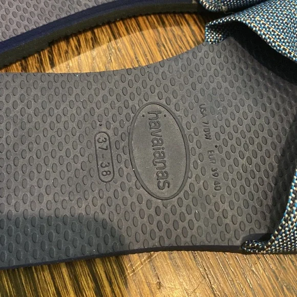Havaianas Flip Flops - Picture 3 of 4